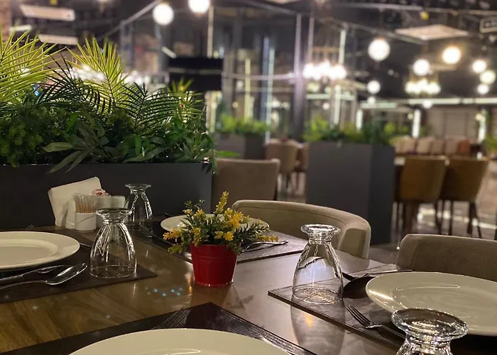 Отель Yucel Ушак