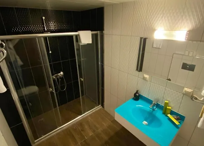 Yucel Отель Ушак