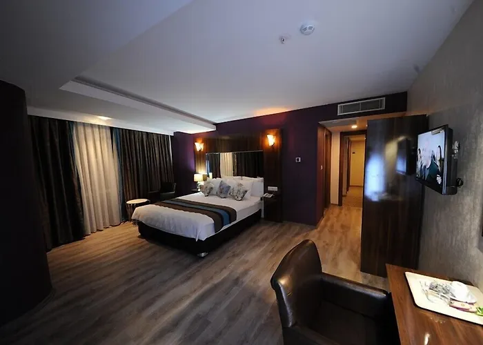 Yucel Отель Ушак