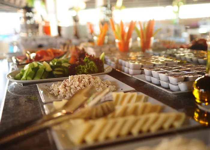 Yucel Отель Ушак