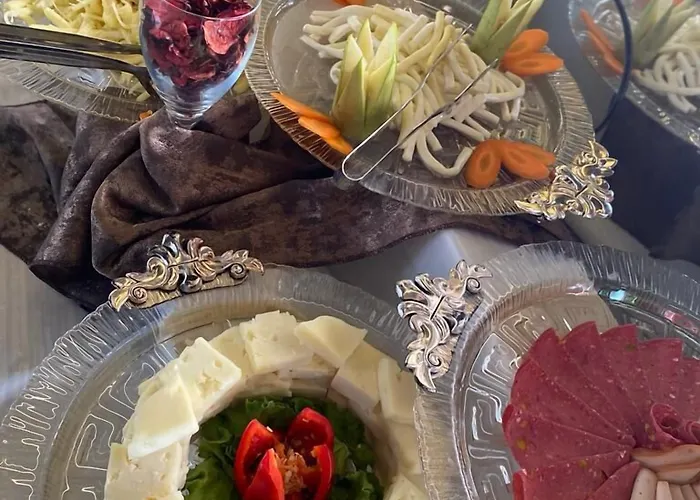 Отель Yucel Ушак