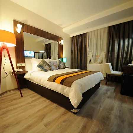 Yucel Hotel