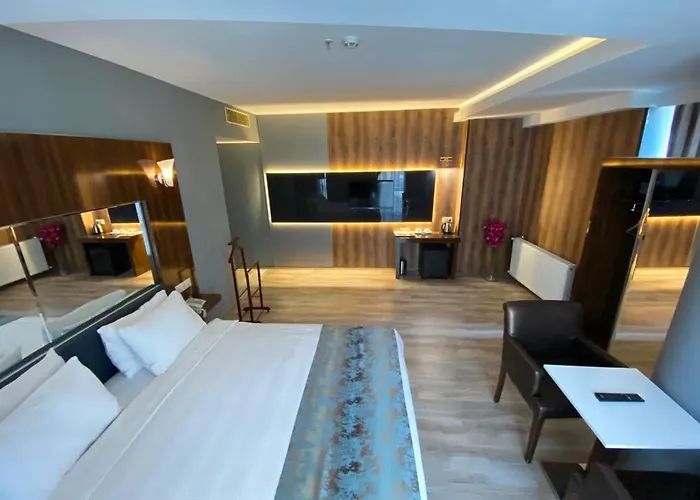 Отель Yucel Ушак